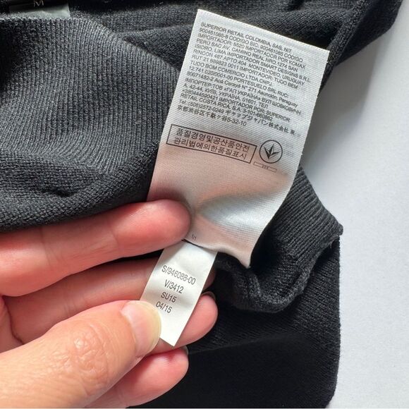 Banana Republic Black Luxe Sweater Collection V-Neck Size Medium NWT - Picture 7 of 7